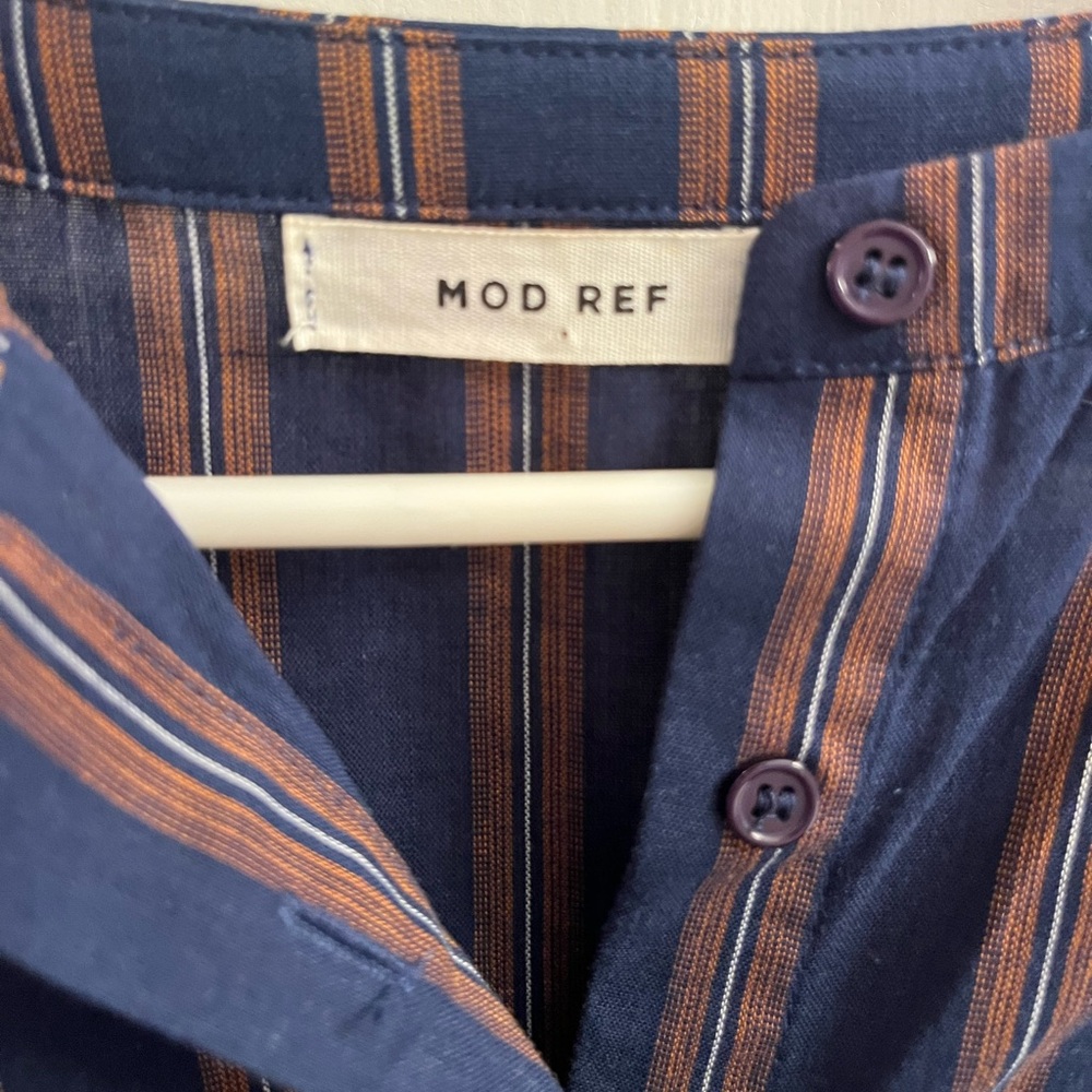 Mod Ref Button Up Blouse - Picture 4 of 5